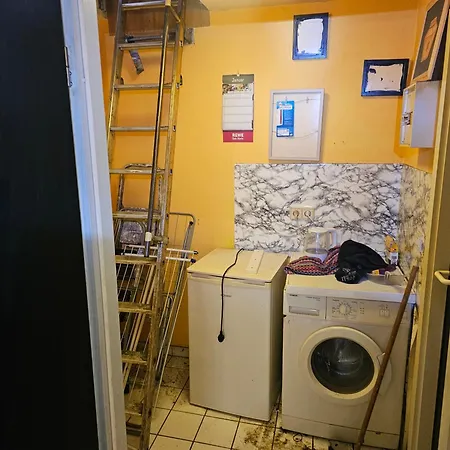 Bed In Little Hostel